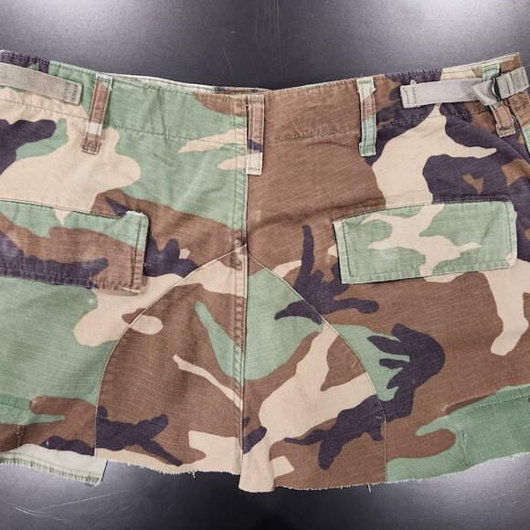 Urban Outfitters Reconstructed Green Camo Utility Mini Skirt Sized M - Picture 4 of 7